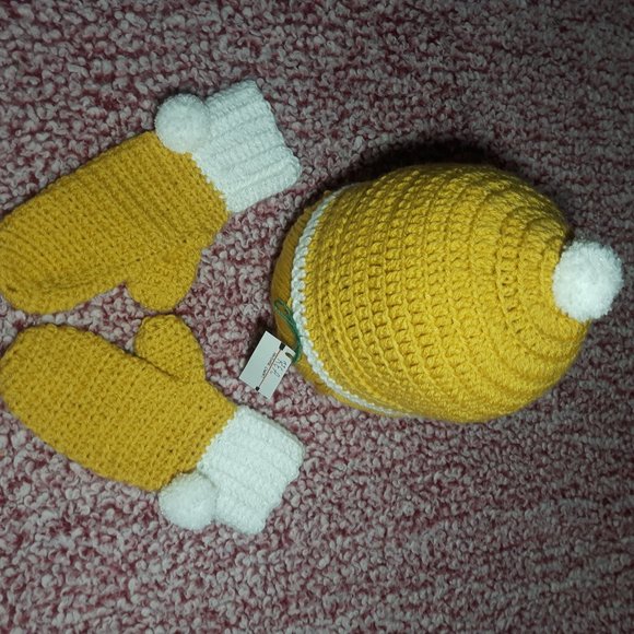Toque & Mittens Set - Picture 3 of 5